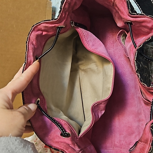 Kate Spade New York Black Fabric and Fuchia Suede Interior. - Picture 7 of 13